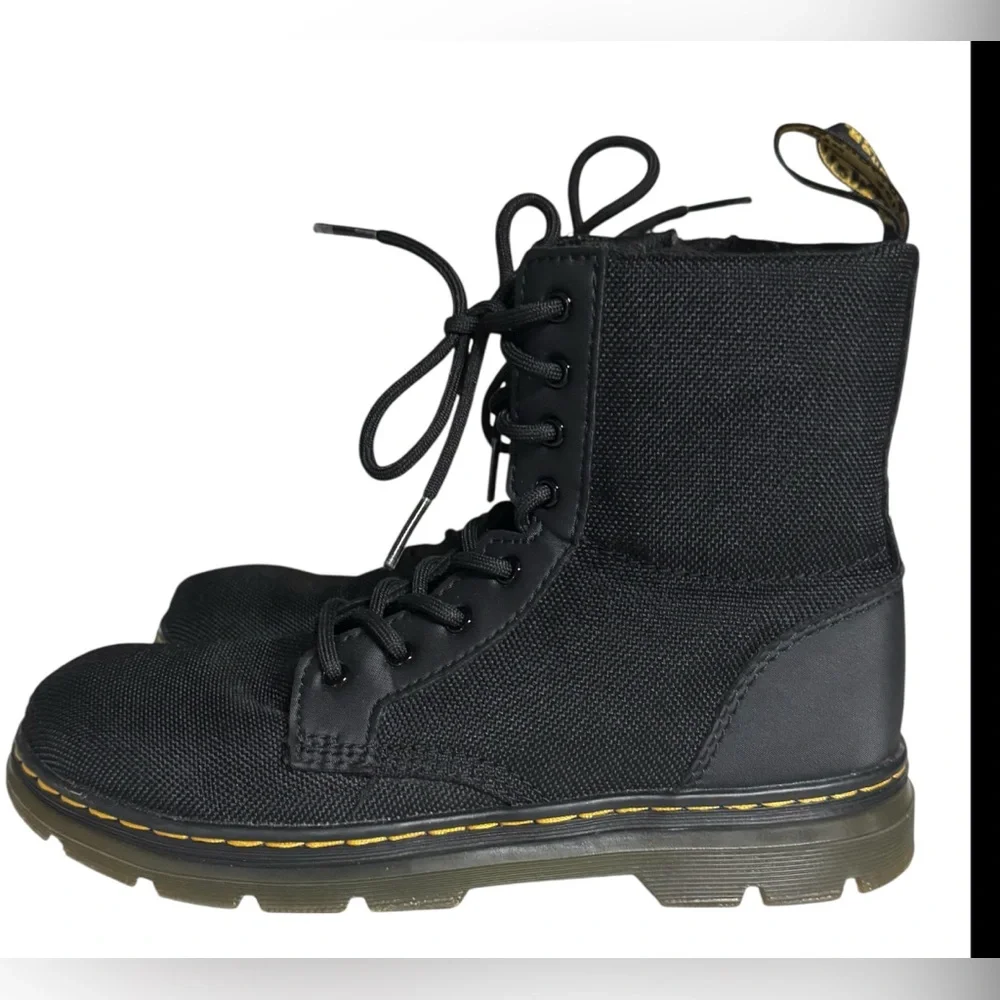 EUC Dr. Martens JUNIOR COMBS EXTRA TOUGH POLY CASUAL BOOTS SZ 4